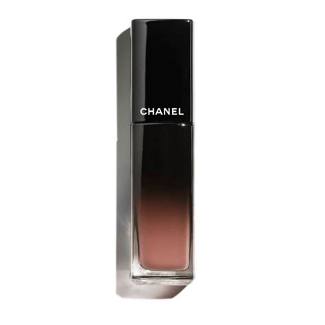 chanel barra|LA BARRA DE LABIOS LÍQUIDA BRILLANTE Y DE LARGA .